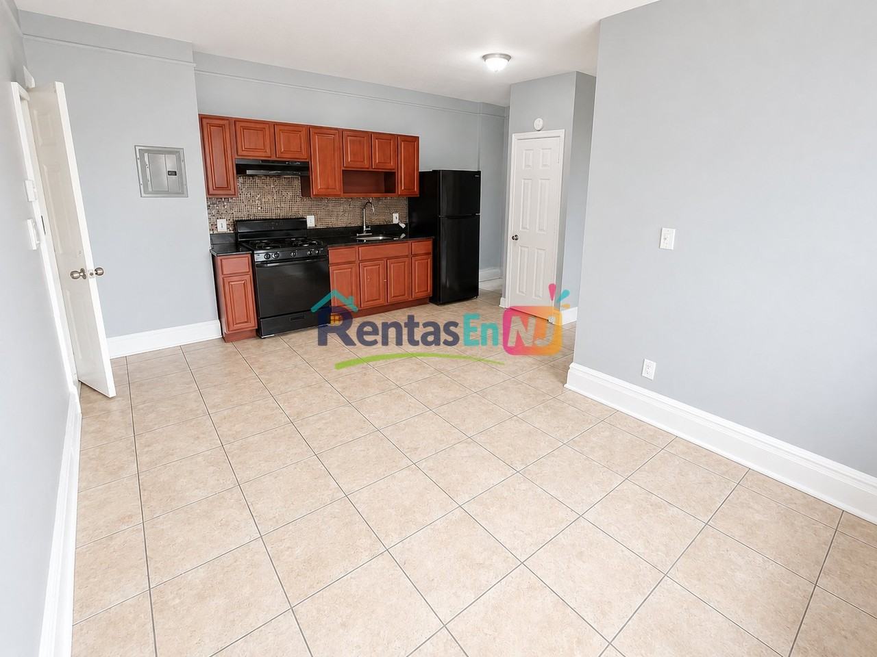203 Shephard Ave #301 - Photo 4 of 5