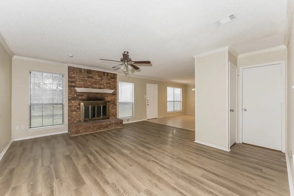 1459 Thistlewood Ln - Photo 4 of 8