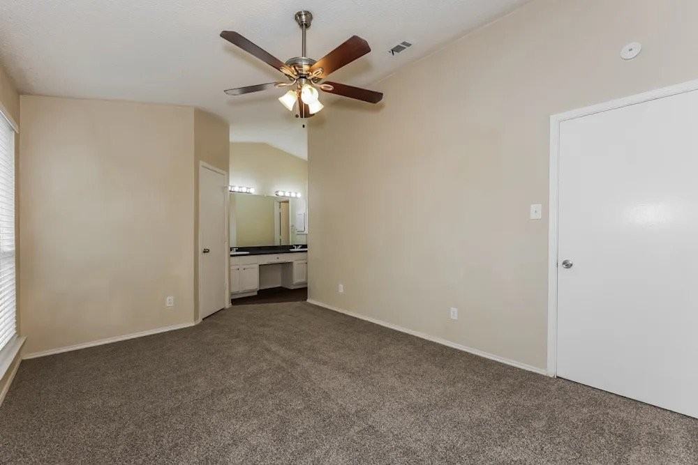 1459 Thistlewood Ln - Photo 5 of 8