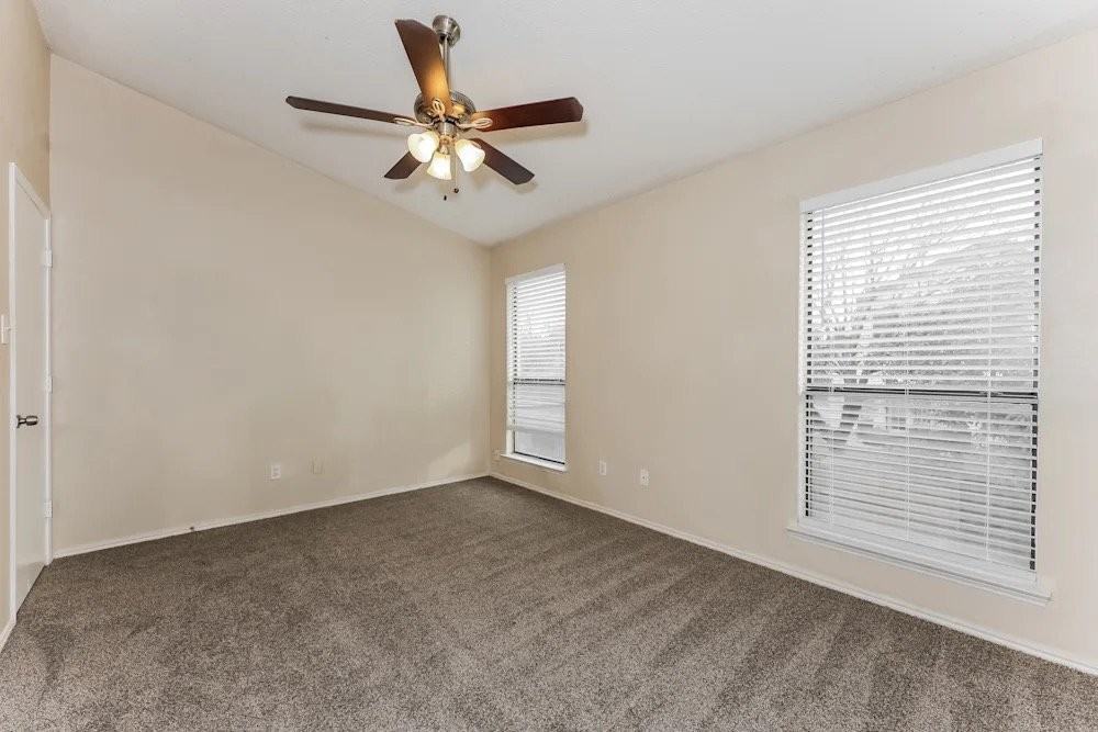 1459 Thistlewood Ln - Photo 7 of 8