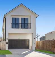 featured image of 410 E 41st St