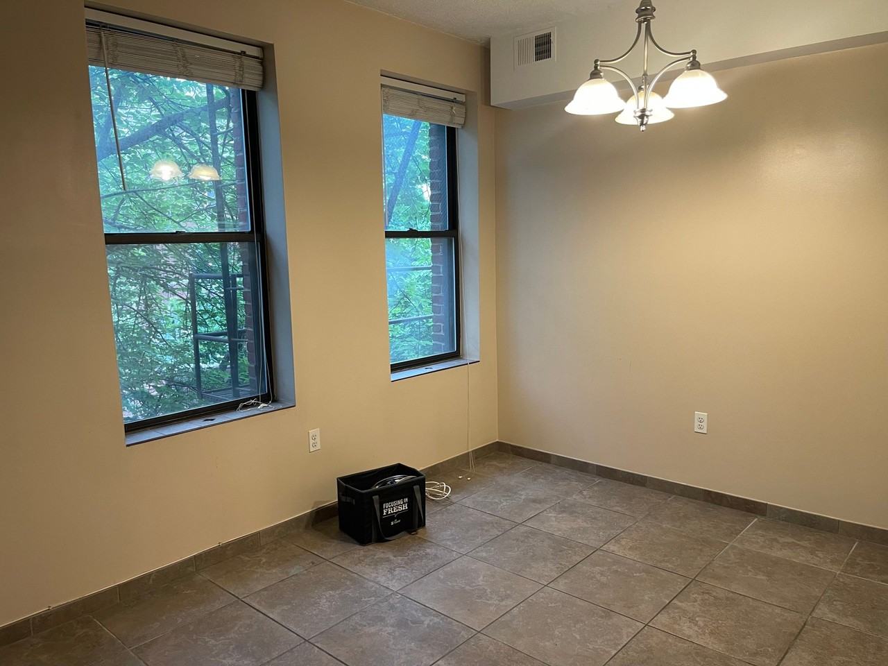 1812 Vernon St Nw #22 - Photo 4 of 7