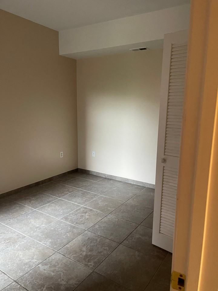 1812 Vernon St Nw #22 - Photo 5 of 7
