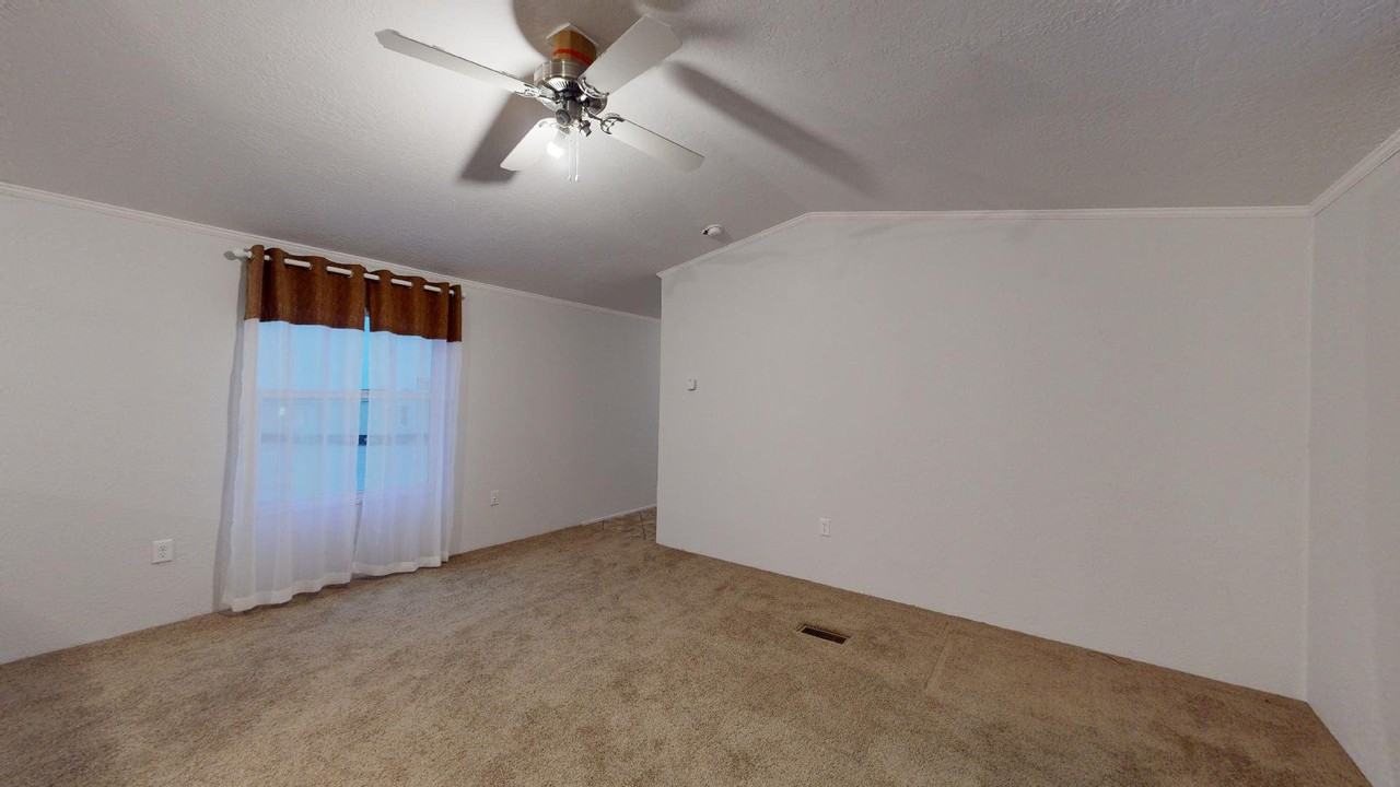 27241 S Soncy Rd - Photo 4 of 13