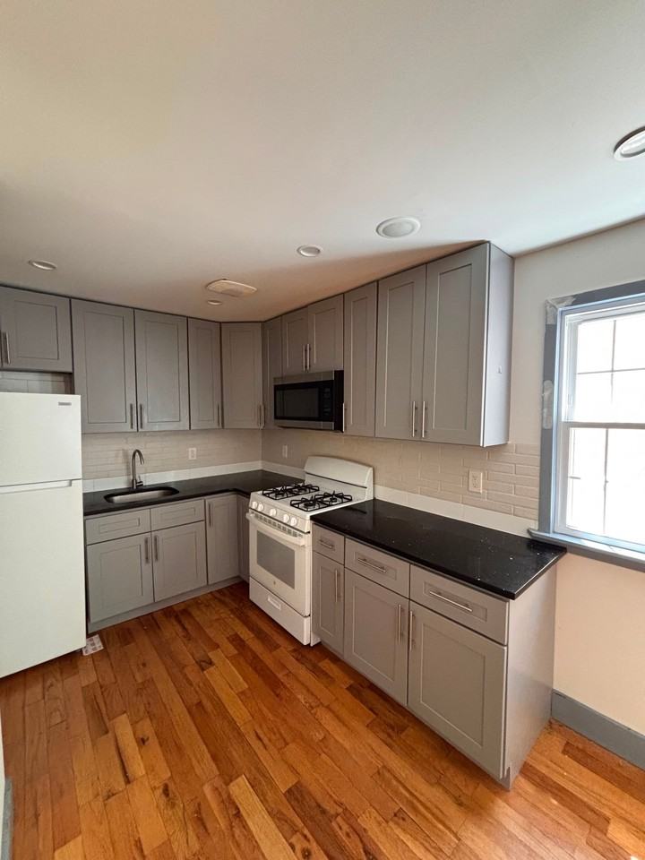 23 Hawk St - Photo 2 of 7