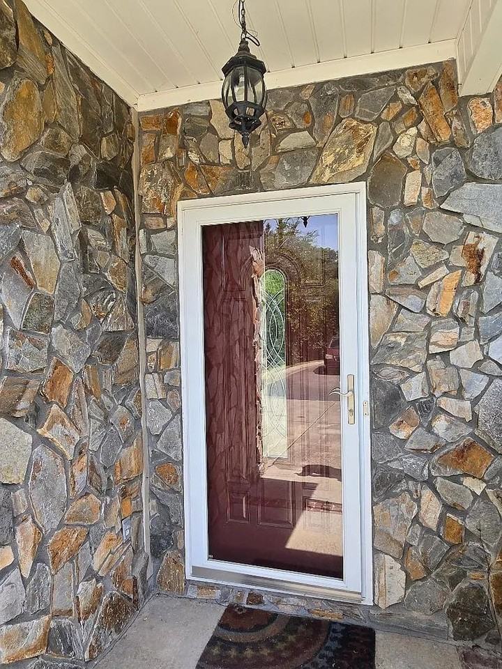2148 Reserve Ln - Photo 2 of 15