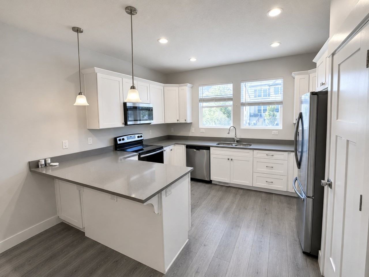4492 W Watchmen Way - Photo 6 of 20