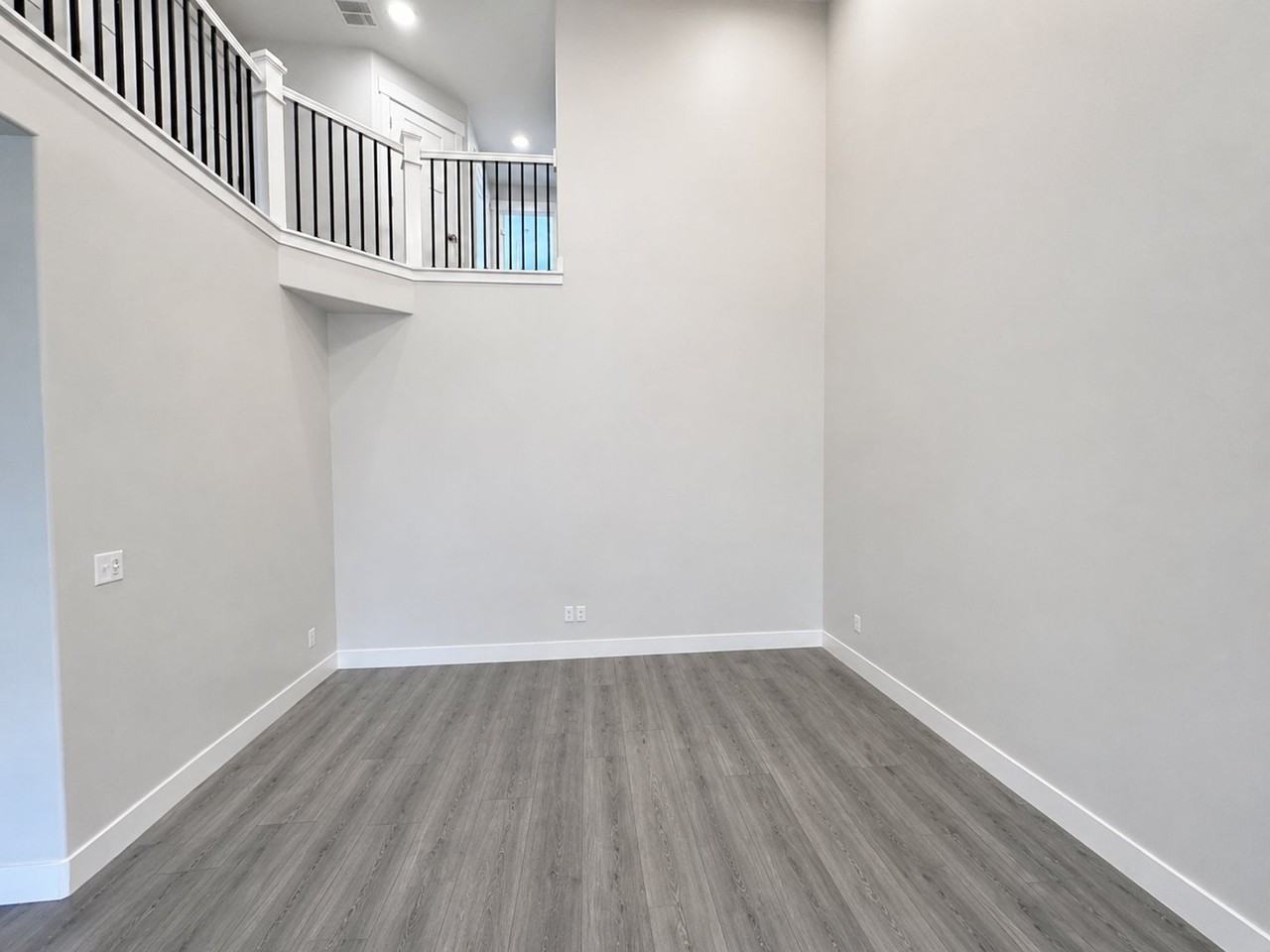 4492 W Watchmen Way - Photo 7 of 20