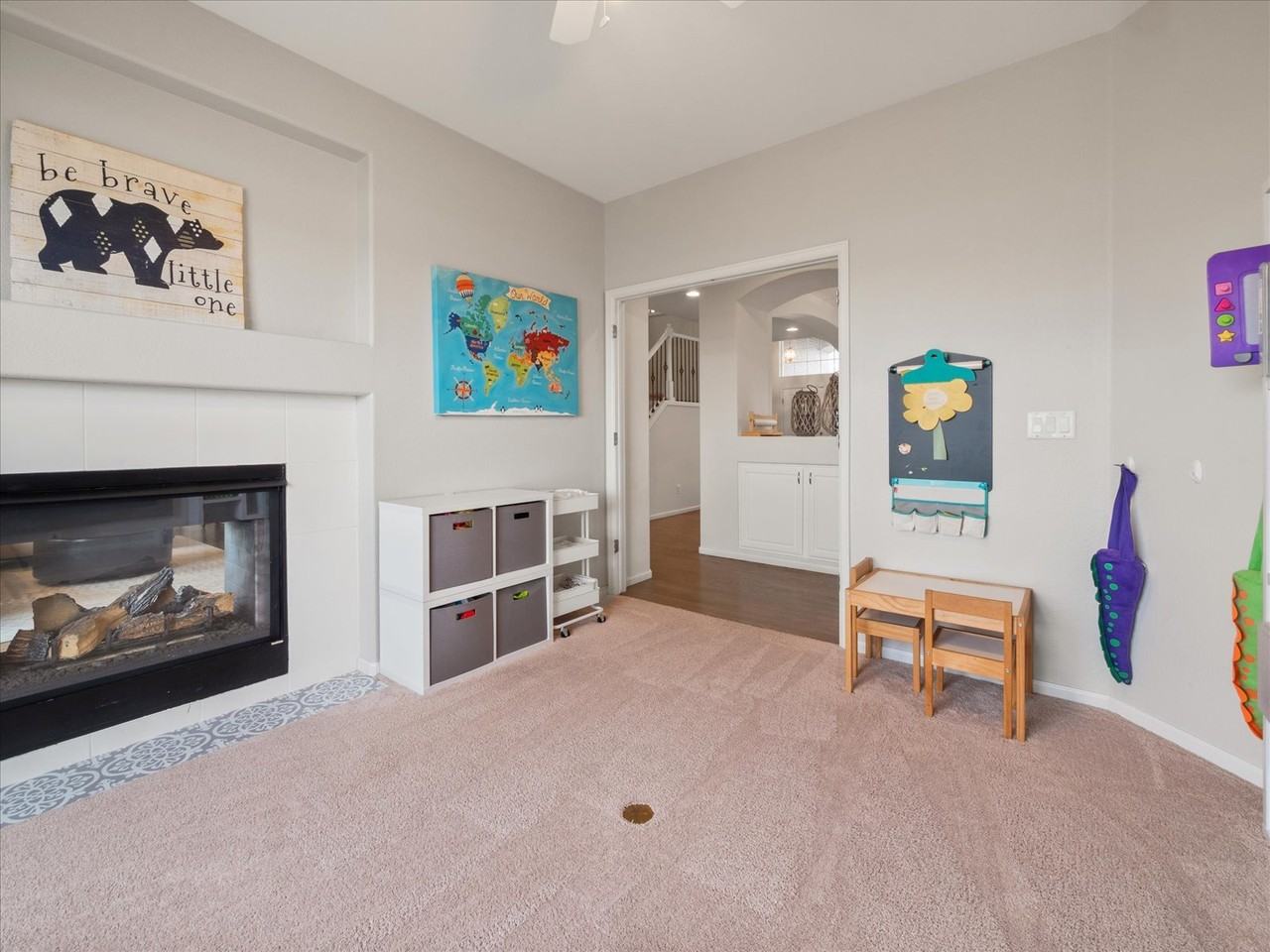 1048 Orion Way - Photo 6 of 20