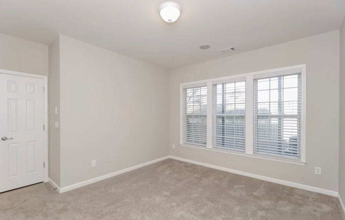 4859 Colchester Ct Se - Photo 5 of 7