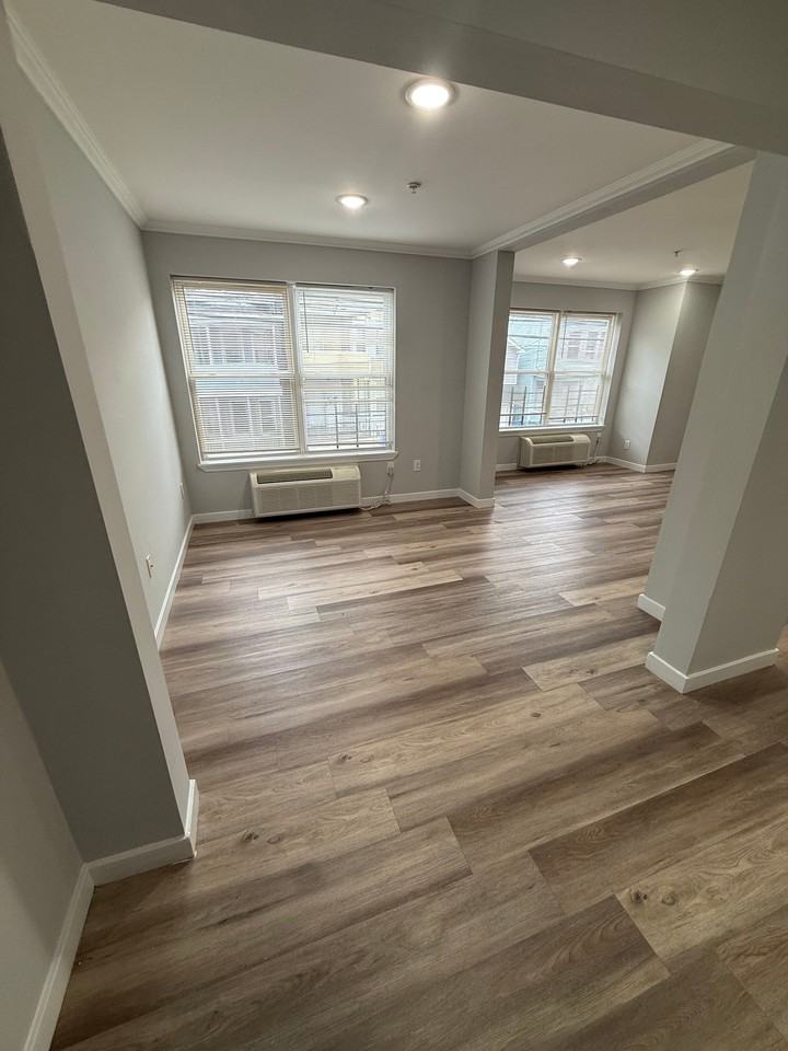 113 12th Ave #201 - Photo 4 of 14
