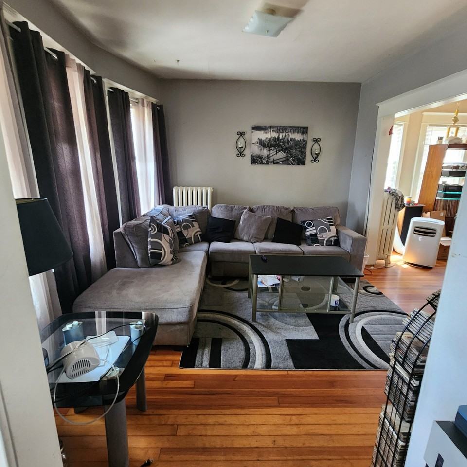 832 Jay St - Photo 3 of 13