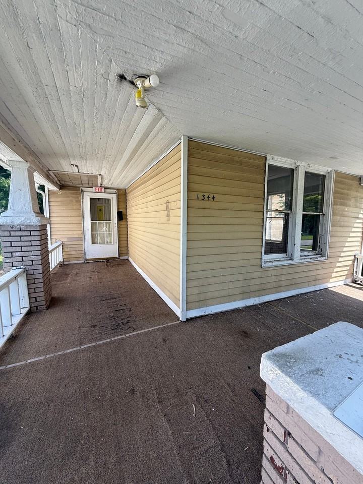 1344 E Condit St - Photo 5 of 16