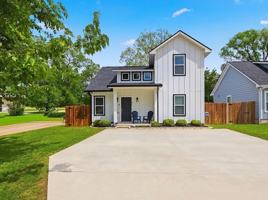 featured image of 507 N Logan Ave #B