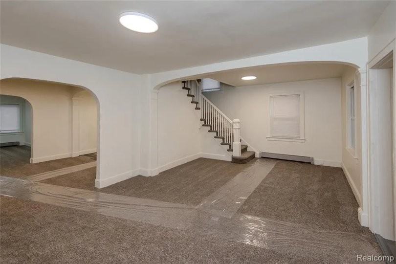 751 Dupont St - Photo 5 of 20