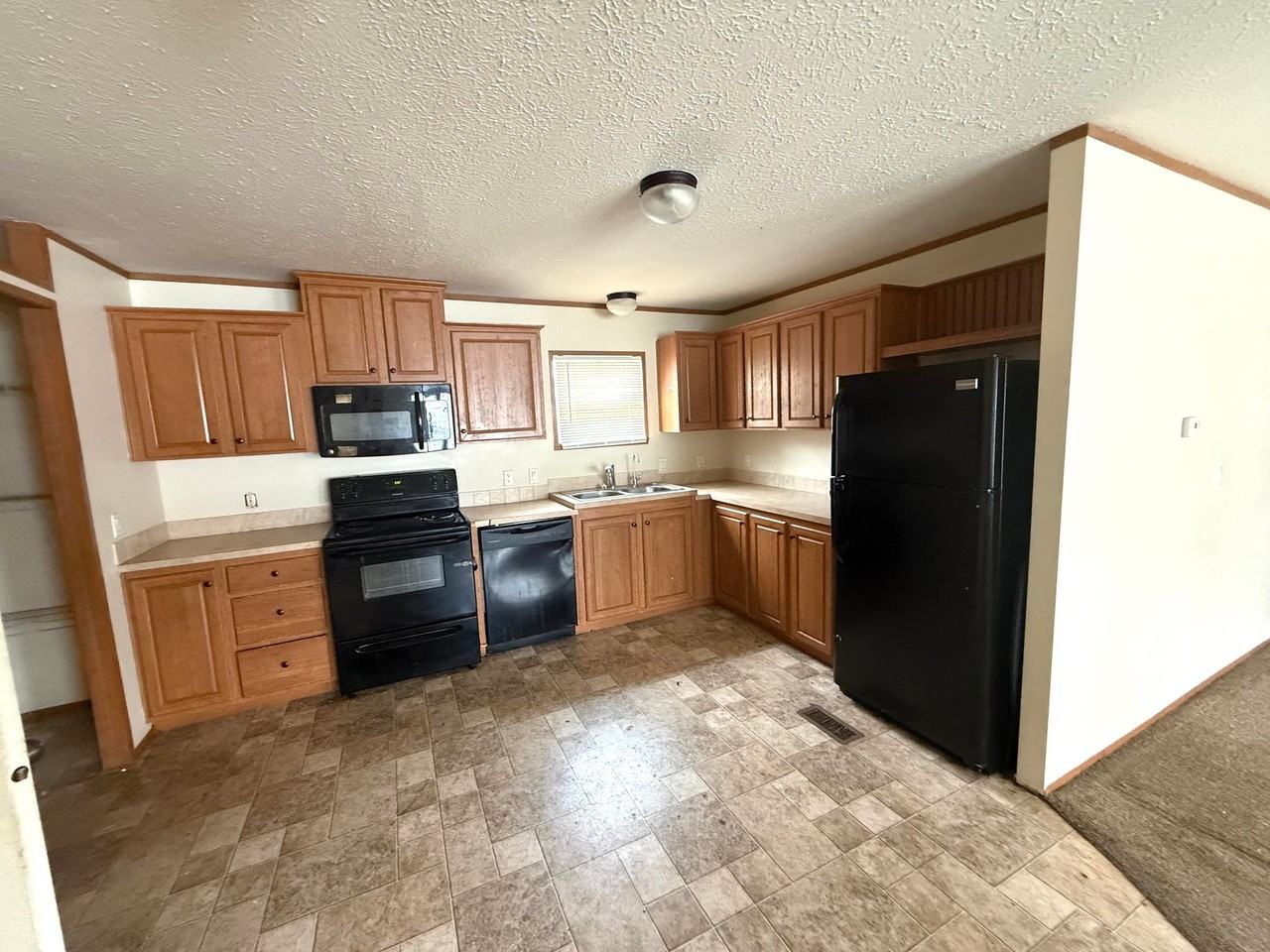 1916 Stafford Ct #214 - Photo 5 of 11