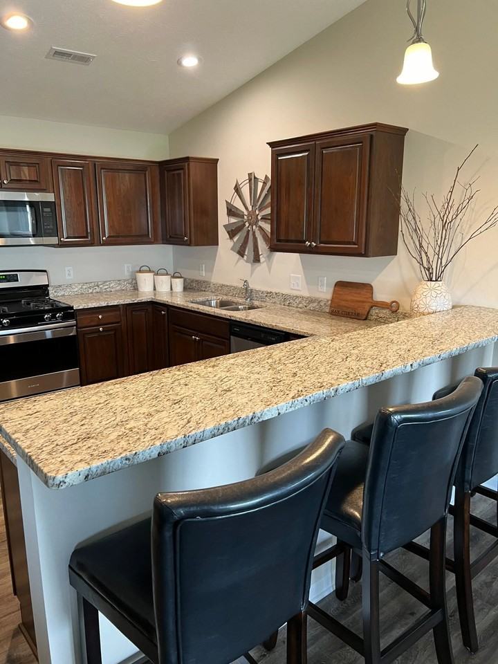 7676 Western Gailes Dr - Photo 6 of 9