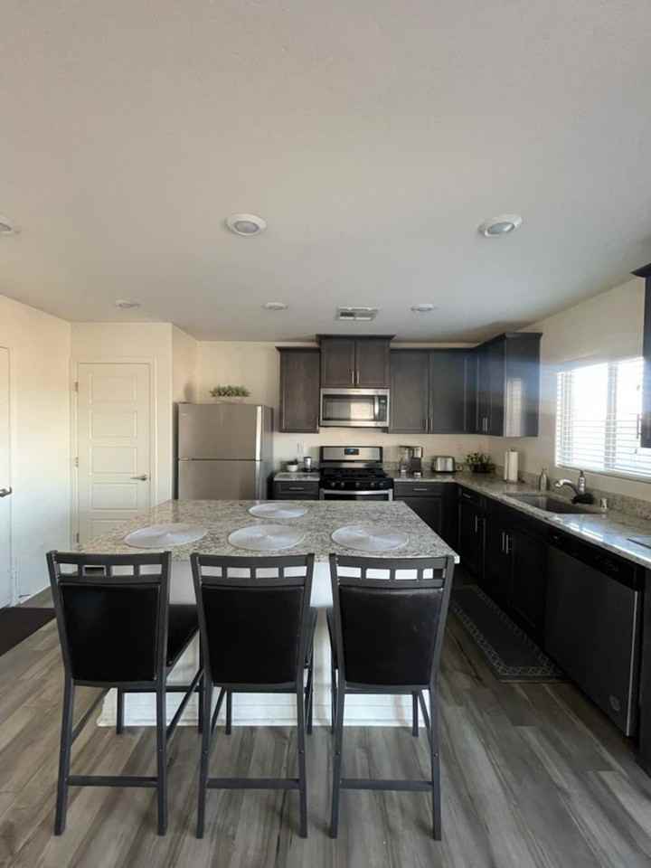 4938 Amberlyn St - Photo 3 of 24