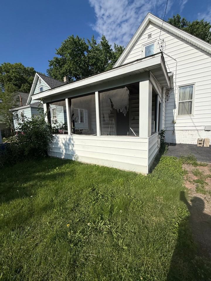 2061 N College St - Photo 5 of 20