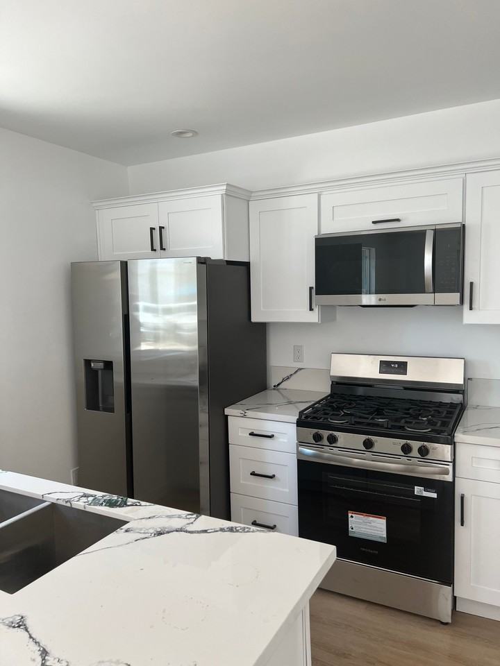 965 N Serrano Ave - Photo 2 of 12