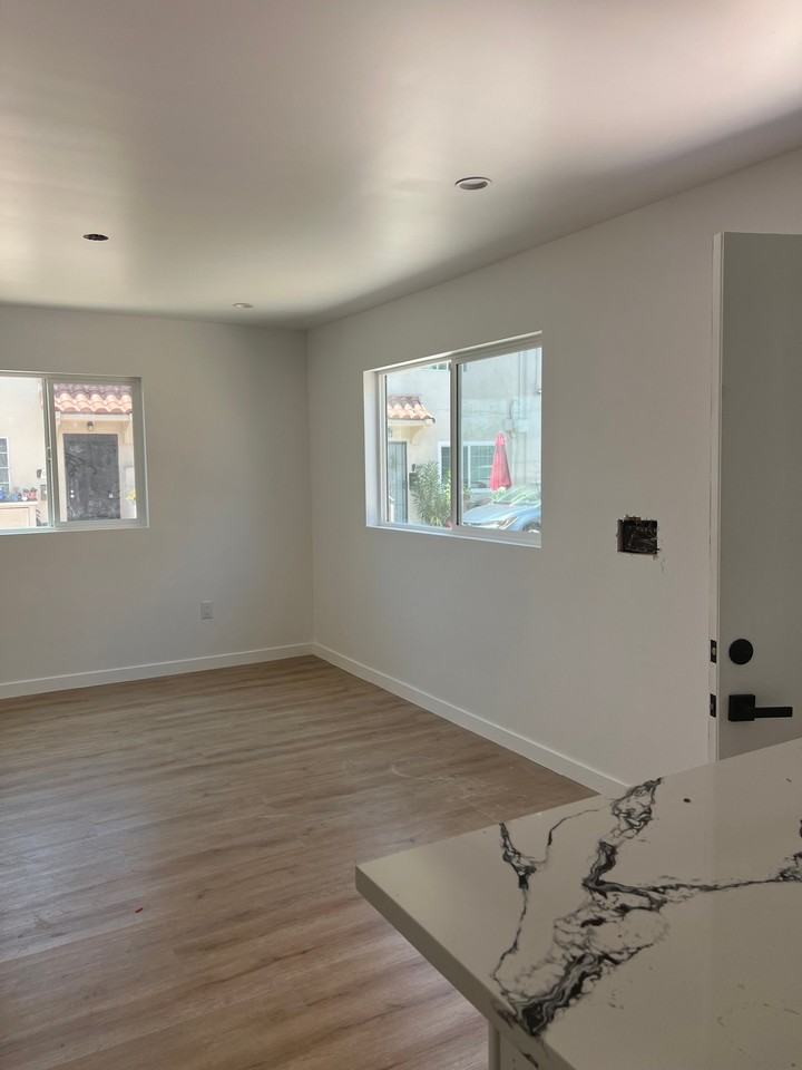 965 N Serrano Ave - Photo 5 of 12