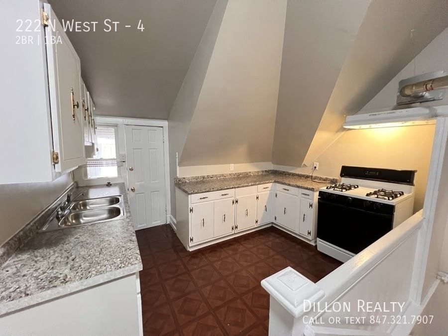 222 N West St #4 - Photo 7 of 10