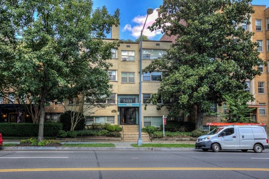 5431 Connecticut Ave Nw #302 - Photo 3 of 10