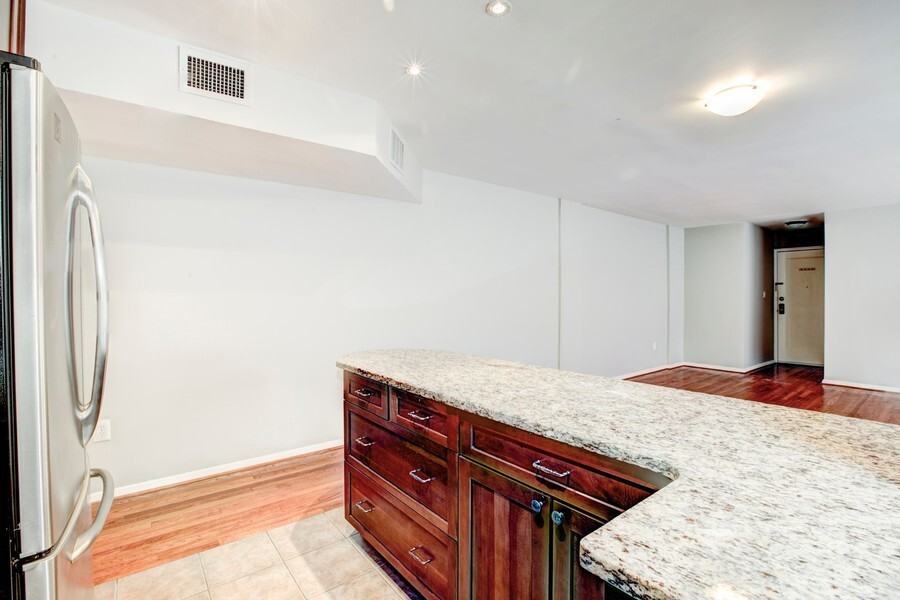 5431 Connecticut Ave Nw #302 - Photo 6 of 10