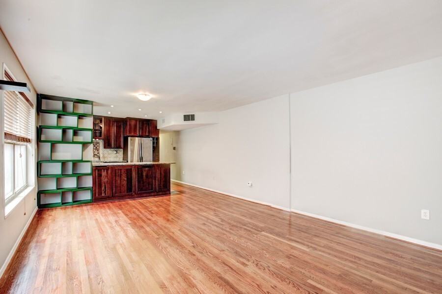 5431 Connecticut Ave Nw #302 - Photo 7 of 10