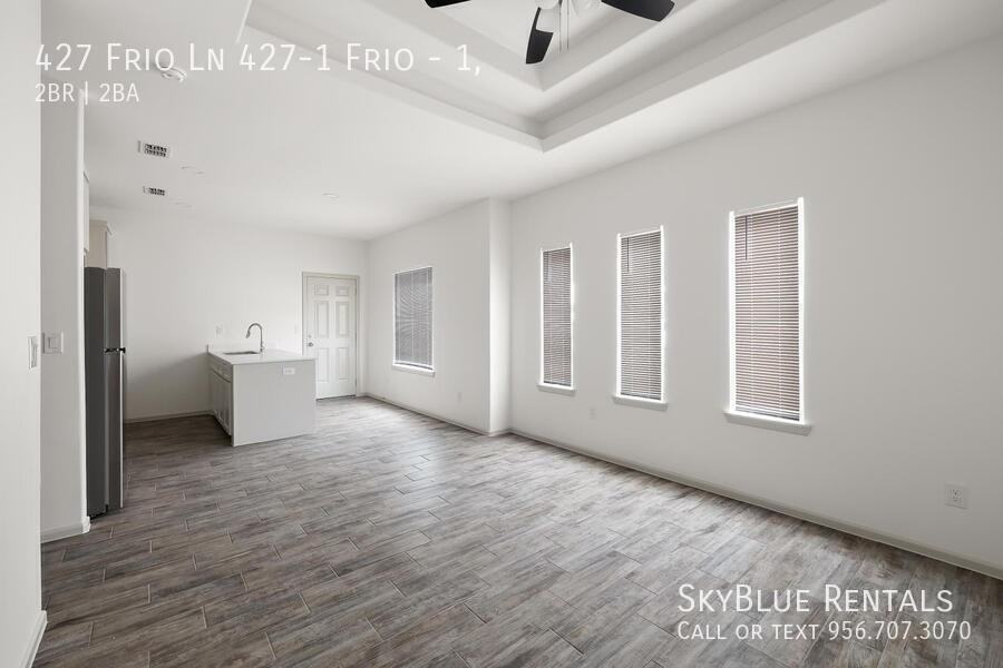 427 Frio Ln #1 - Photo 3 of 8