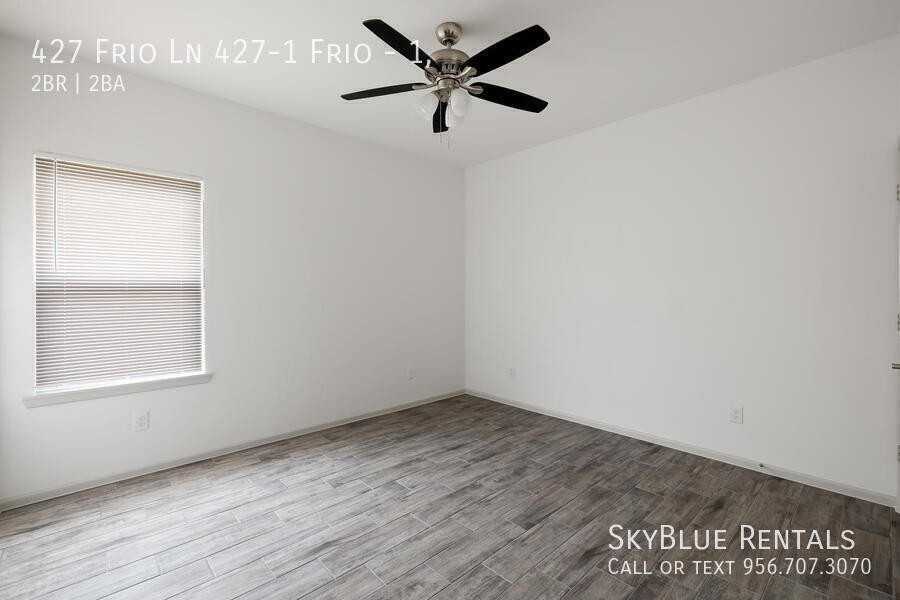 427 Frio Ln #1 - Photo 4 of 8