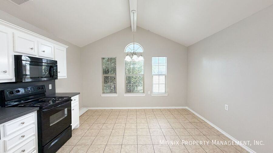2220 99th St - Photo 3 of 21