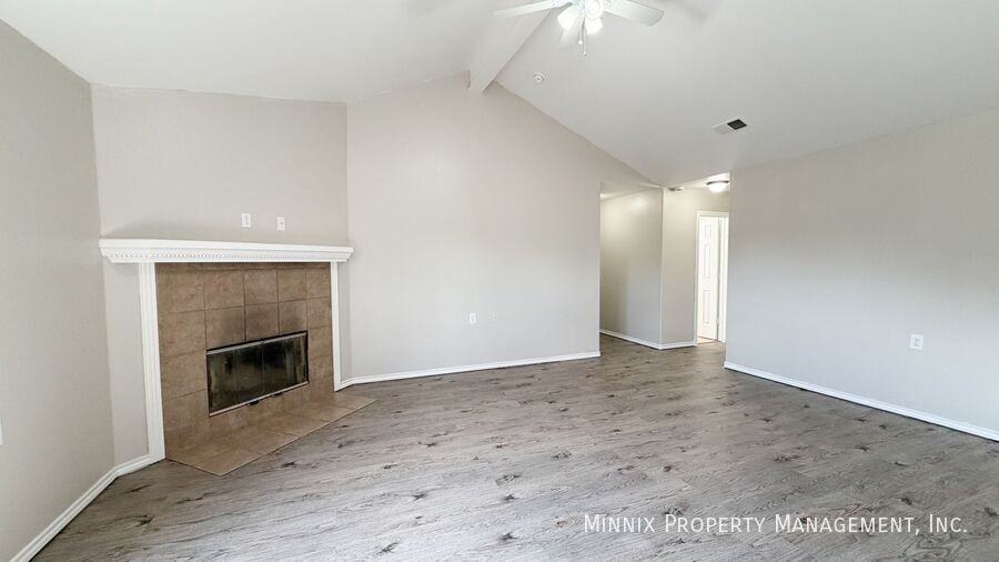 2220 99th St - Photo 7 of 21