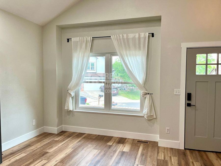 2675 Landsdown Pl - Photo 3 of 24