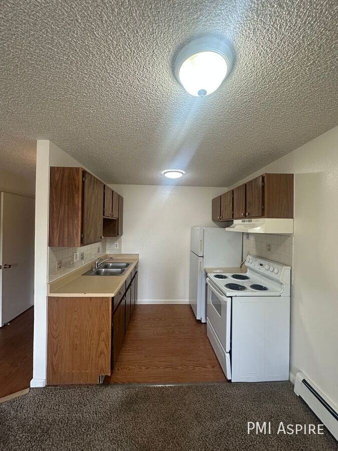2264 Dexter Dr #301 - Photo 4 of 7