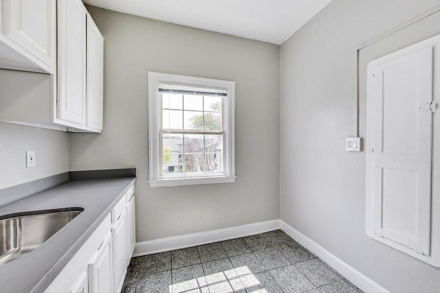1824 Linden St #15 - Photo 4 of 15