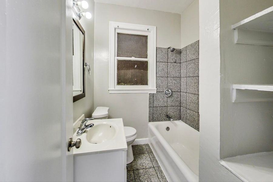 1824 Linden St #15 - Photo 5 of 15