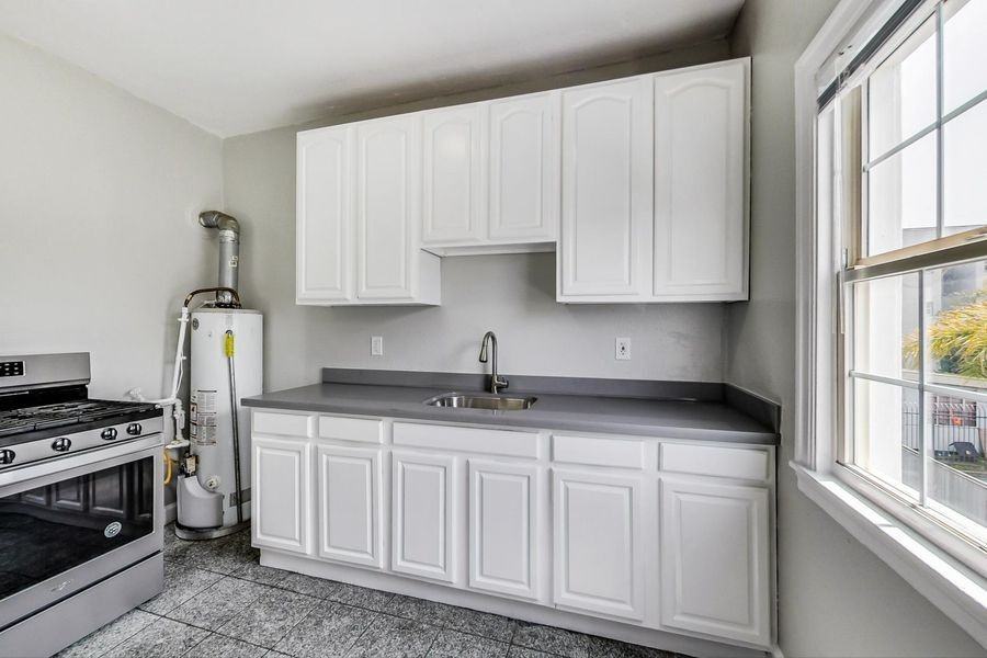 1824 Linden St #15 - Photo 6 of 15