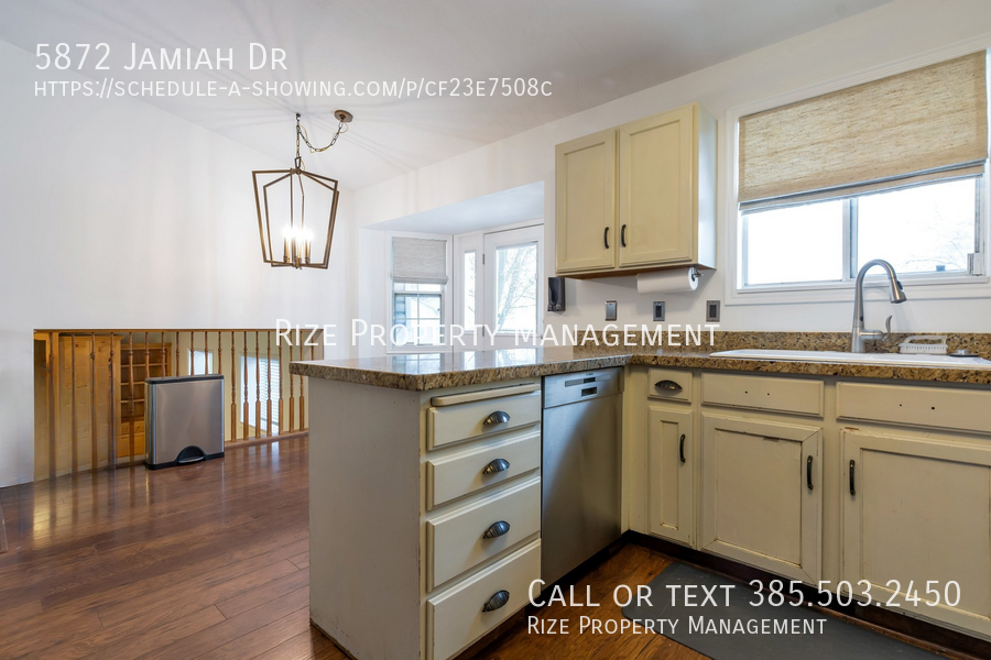 5872 S Jamiah Dr - Photo 4 of 24
