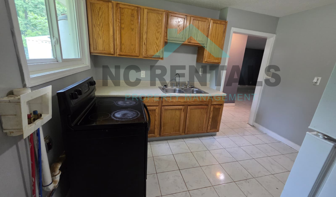 3211 Donnell St - Photo 6 of 23