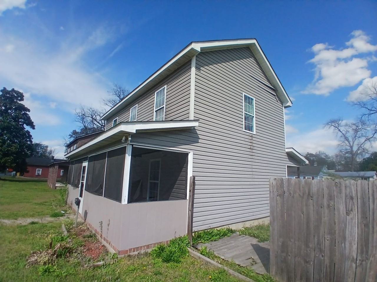 607 Roosevelt Ave - Photo 3 of 11