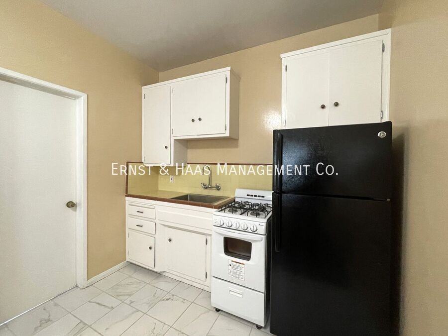 1641 Loma Ave #08 - Photo 7 of 9
