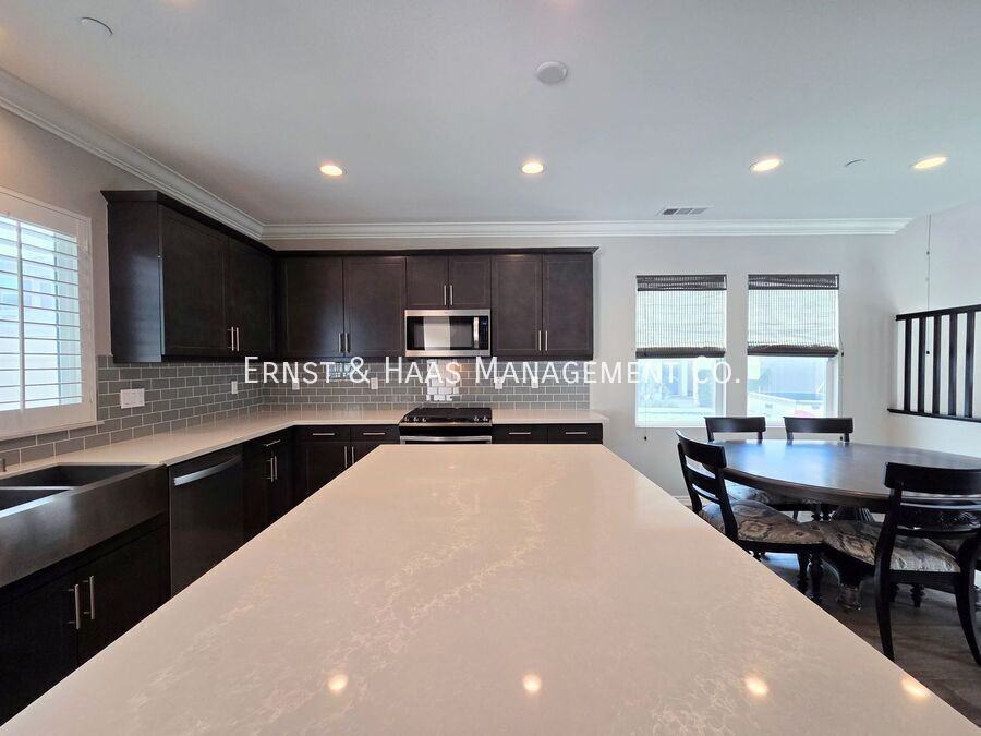 4735 Holly Ave - Photo 7 of 36