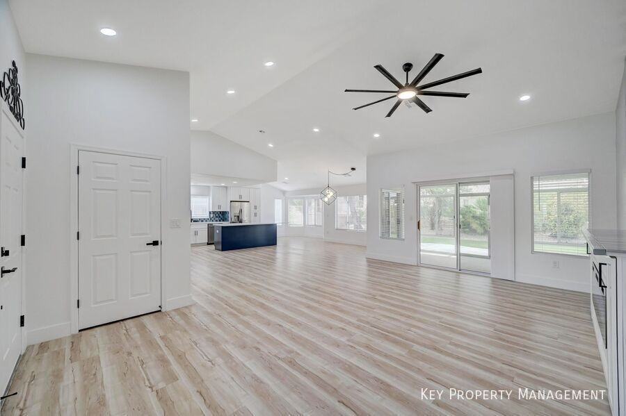 10000 Woodhouse Dr - Photo 2 of 15