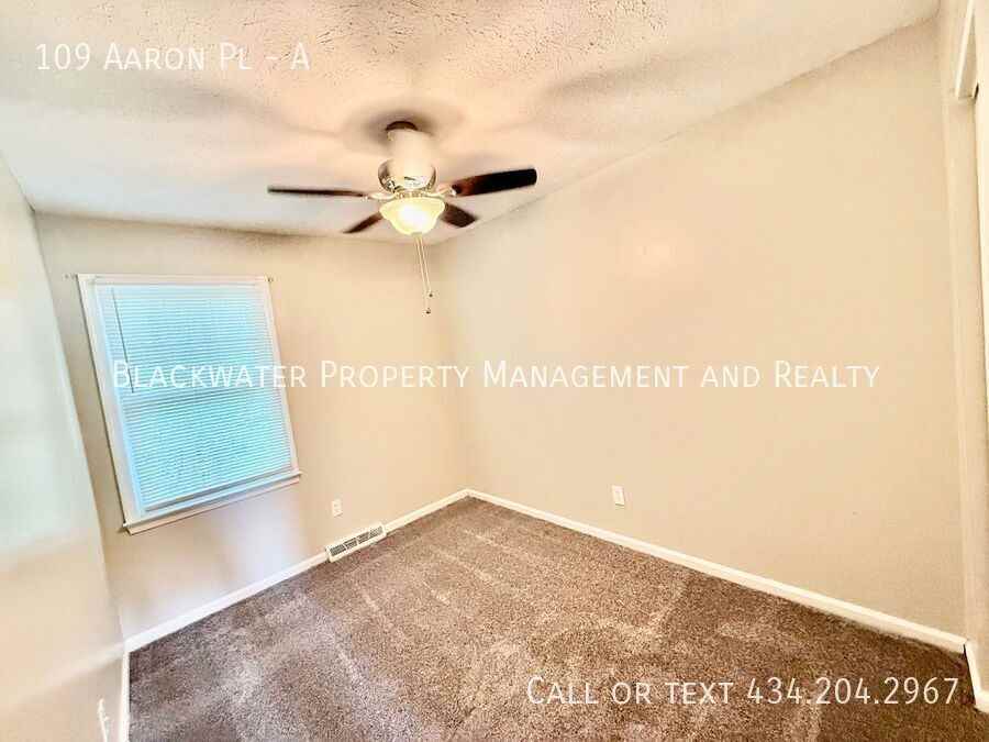109 Aaron Pl #A - Photo 7 of 11