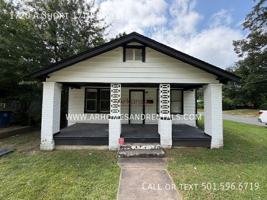 featured image of 1720 W Short 17th St