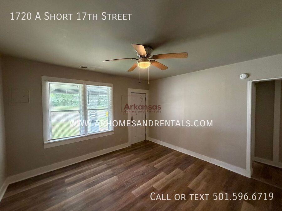 1720 W Short 17th St - Photo 2 of 14
