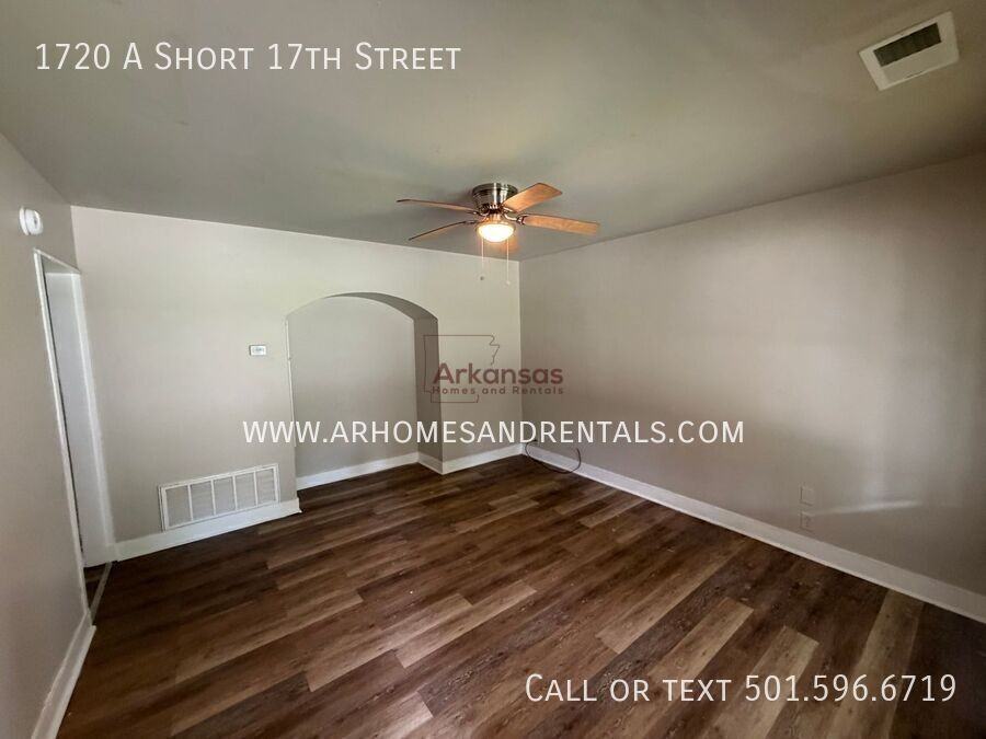 1720 W Short 17th St - Photo 3 of 14