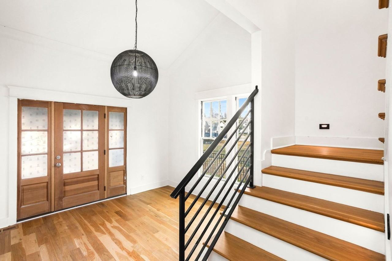 942 Maxwell Ave - Photo 5 of 50