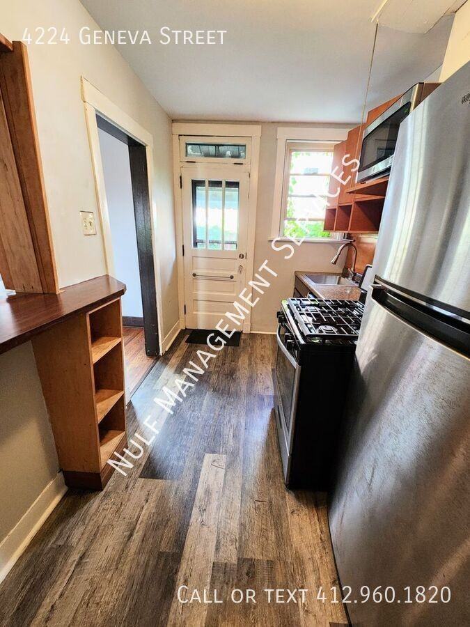 4224 Geneva St - Photo 2 of 12